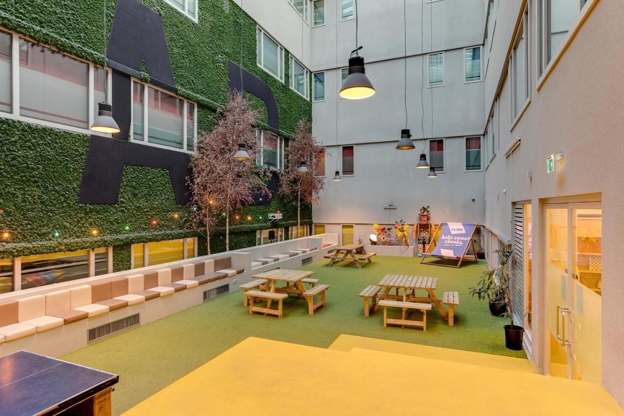 Clinknoord Hostel Amsterdam Exterior photo