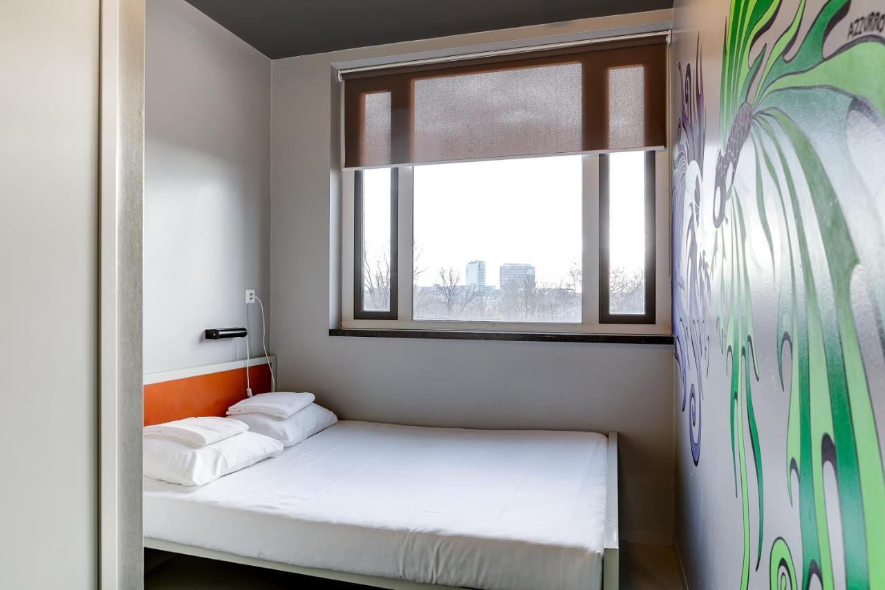 Clinknoord Hostel Amsterdam Exterior photo