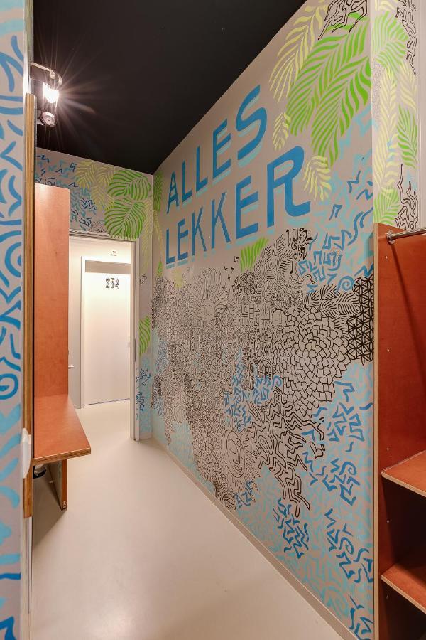 Clinknoord Hostel Amsterdam Exterior photo