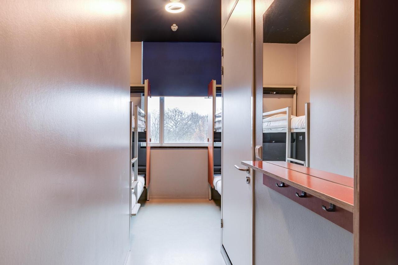 Clinknoord Hostel Amsterdam Exterior photo