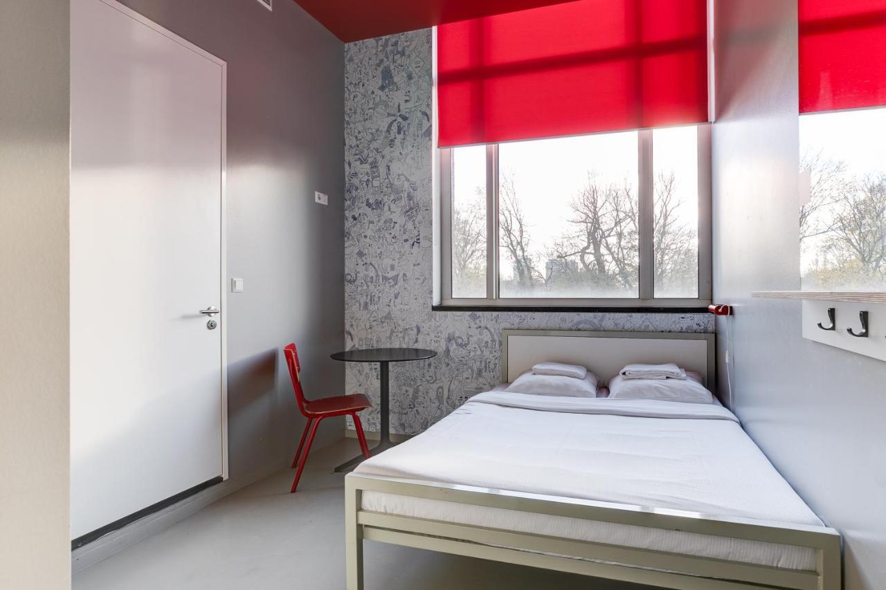 Clinknoord Hostel Amsterdam Exterior photo