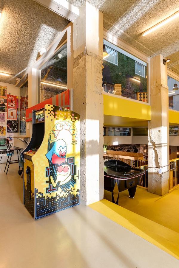Clinknoord Hostel Amsterdam Exterior photo