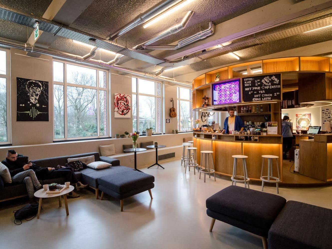 Clinknoord Hostel Amsterdam Exterior photo